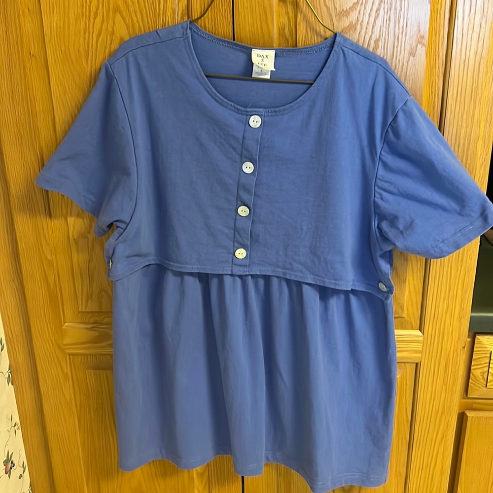 Dax and Coe blue Small maternity top